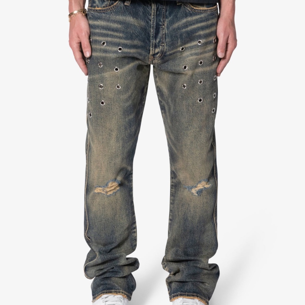 METAL EYELET FLARE JEAN